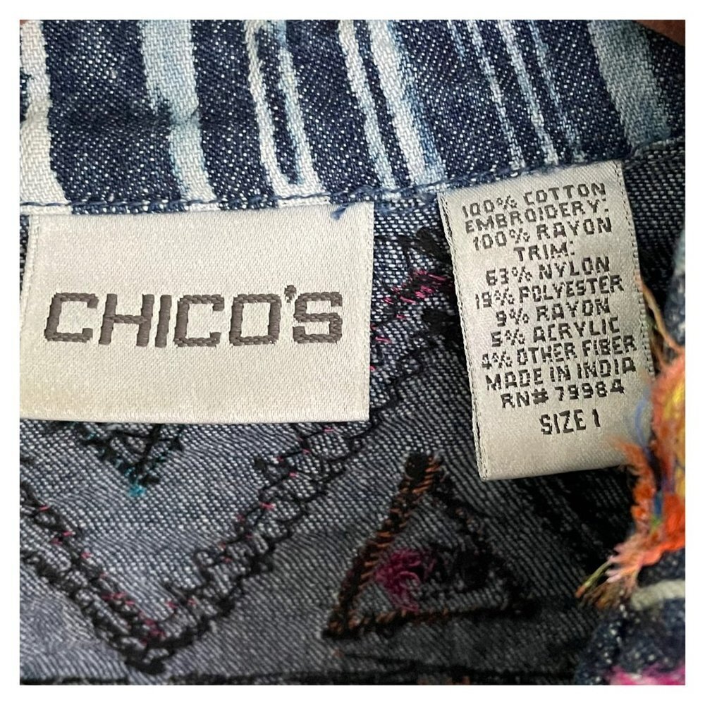 CHICO’S “SCRAP ART FABRIC” JEAN JACKET - Picture 8 of 9